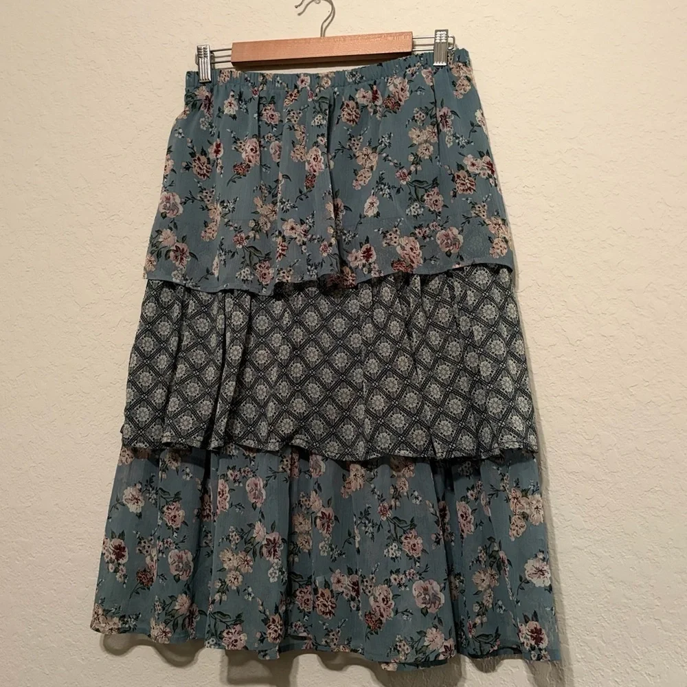 Elegant Floral Tiered Elastic Waist Midi Skirt in Teal - Picture 5 of 5